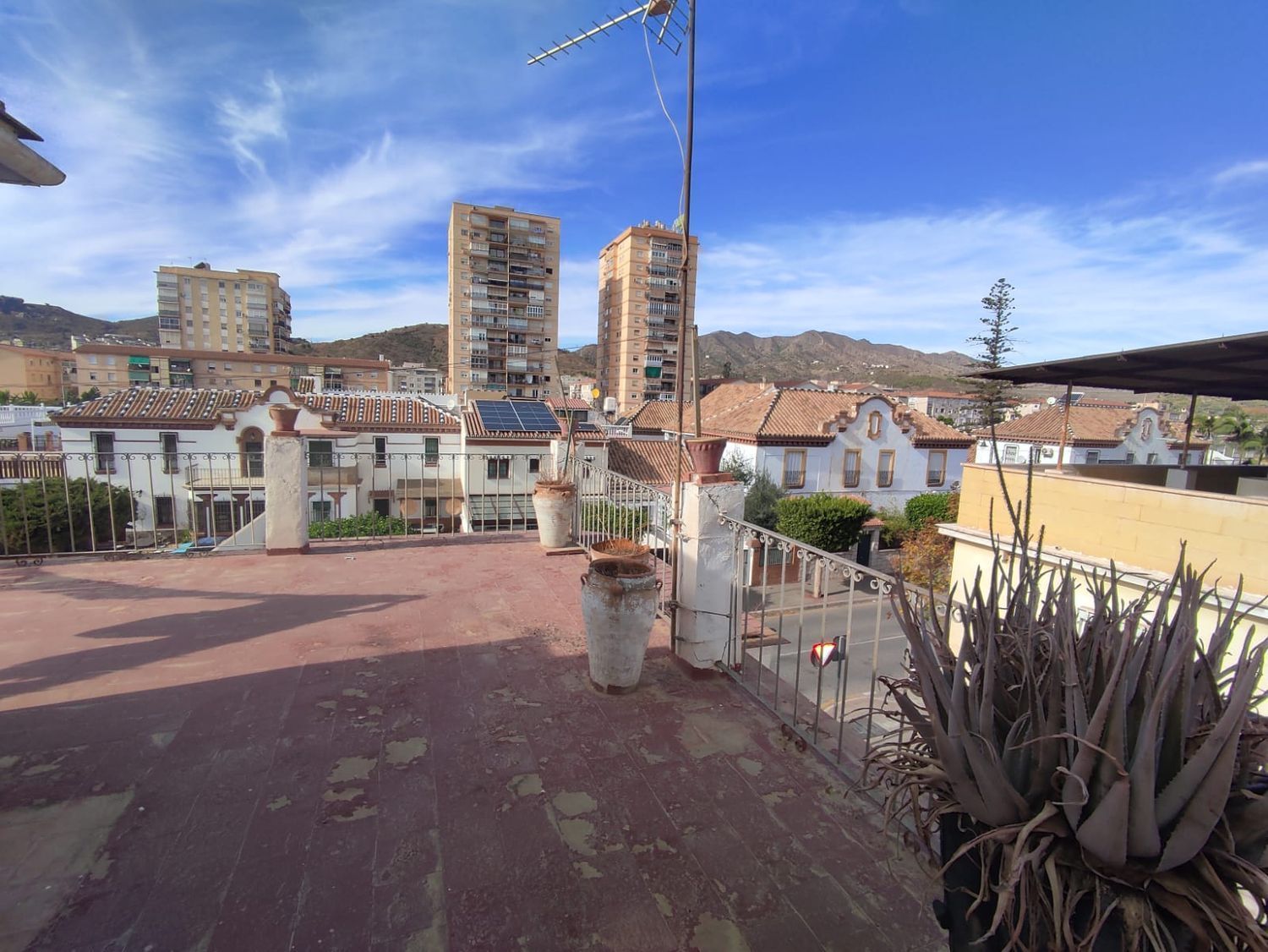 Vista exterior de Casa o xalet en venda en Málaga Capital amb Terrassa i Traster