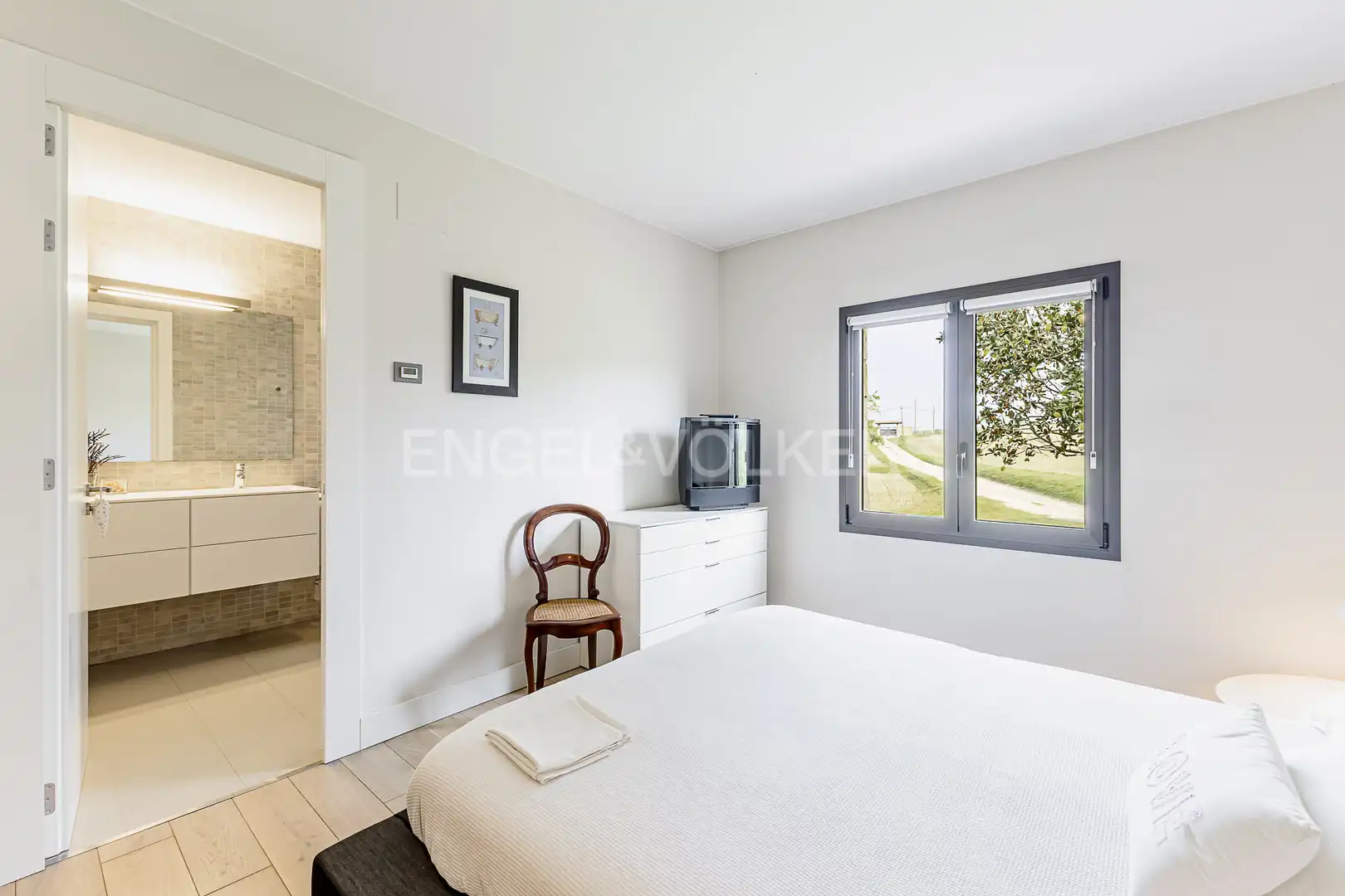 Schlafzimmer von Country house zum Verkauf in Torelló mit Klimaanlage, Heizung und Privatgarten
