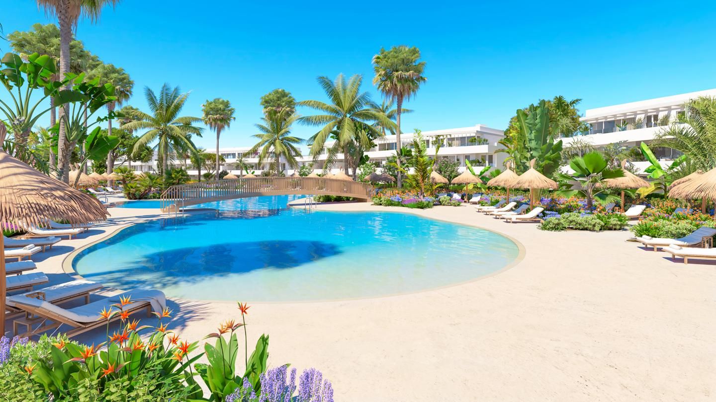 Swimming pool of Attic for sale in La Alcaidesa  with Air Conditioner, Heating and Private garden