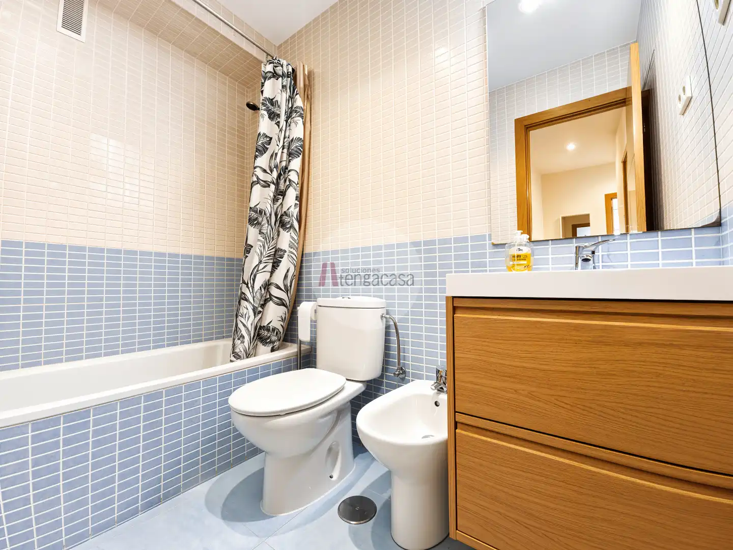 Baño de Piso de alquiler en Madrid con Aire acondicionado, Calefacción y Parquet