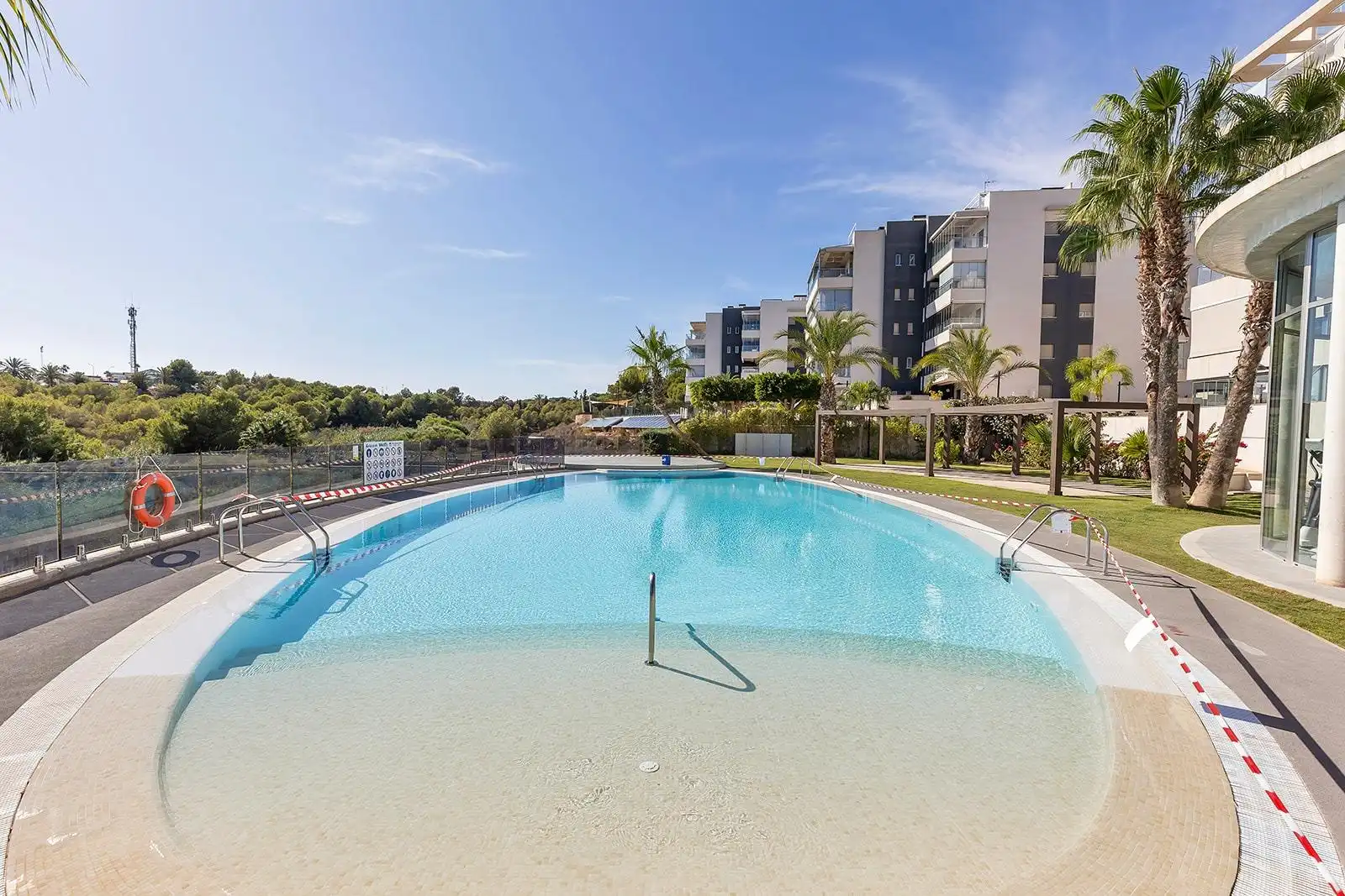 Apartamento con piscina en venta en Calle CLAVO, imagen 4