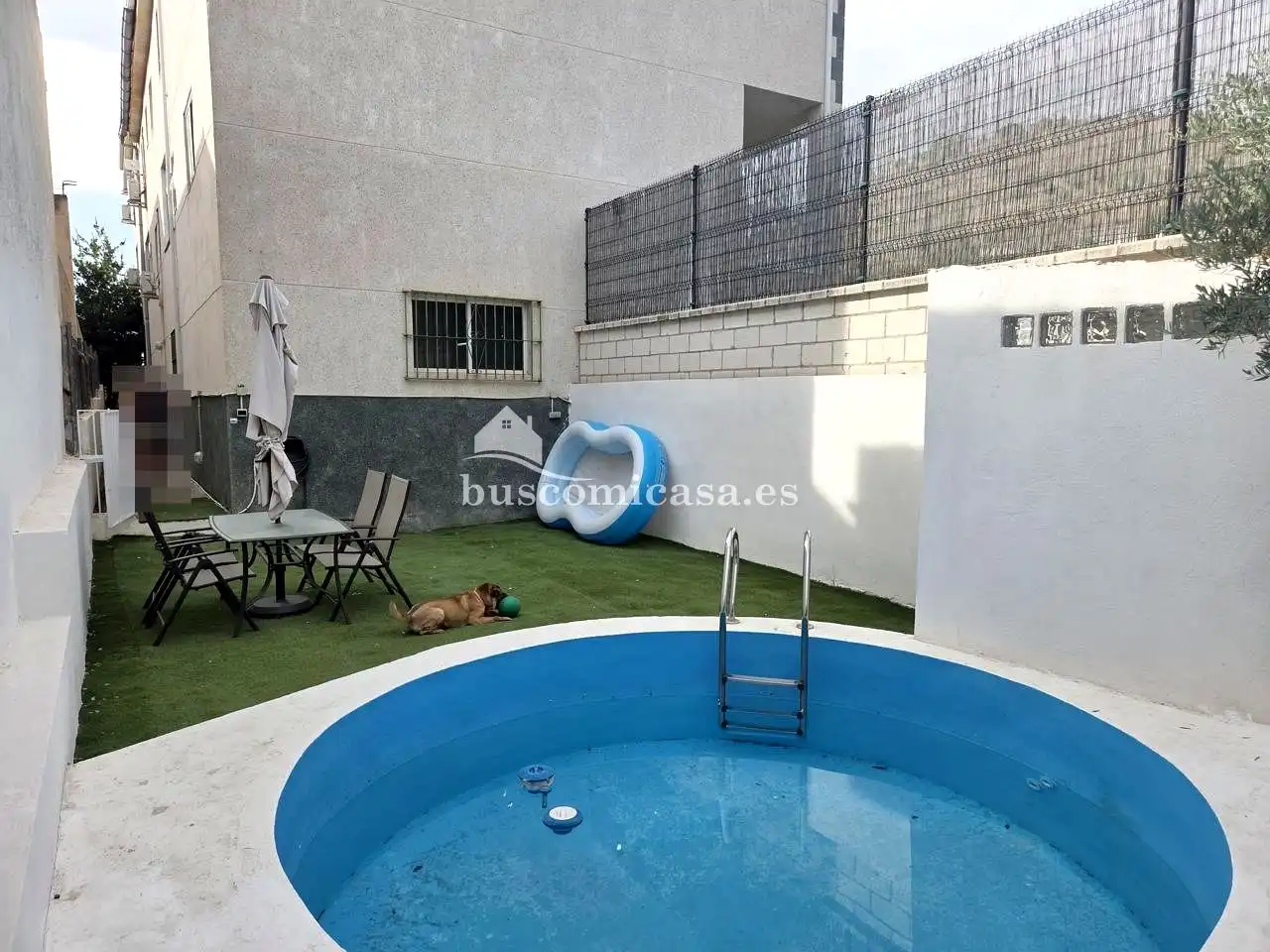 Piscina de Casa adosada en venda en Jaén amb Aire condicionat, Terrassa i Piscina