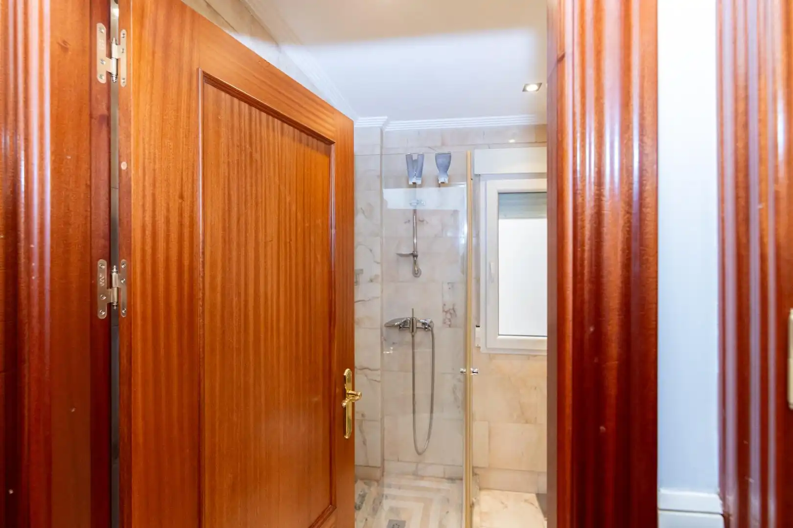 Bathroom of Flat for rent in Granada  with Air Conditioner, Furnished and Balcony