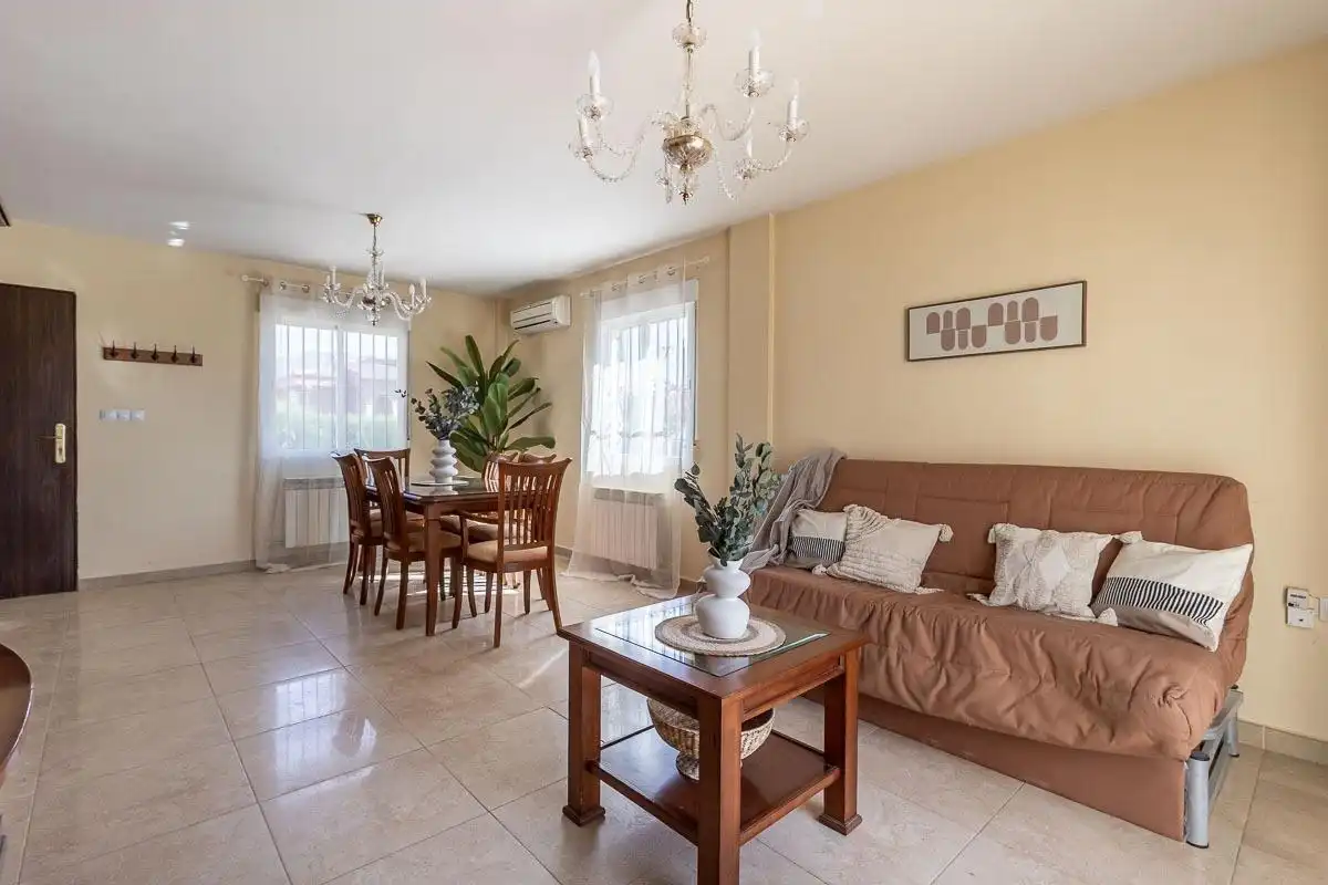 Sala d'estar de Casa o xalet en venda en Villa de Otura