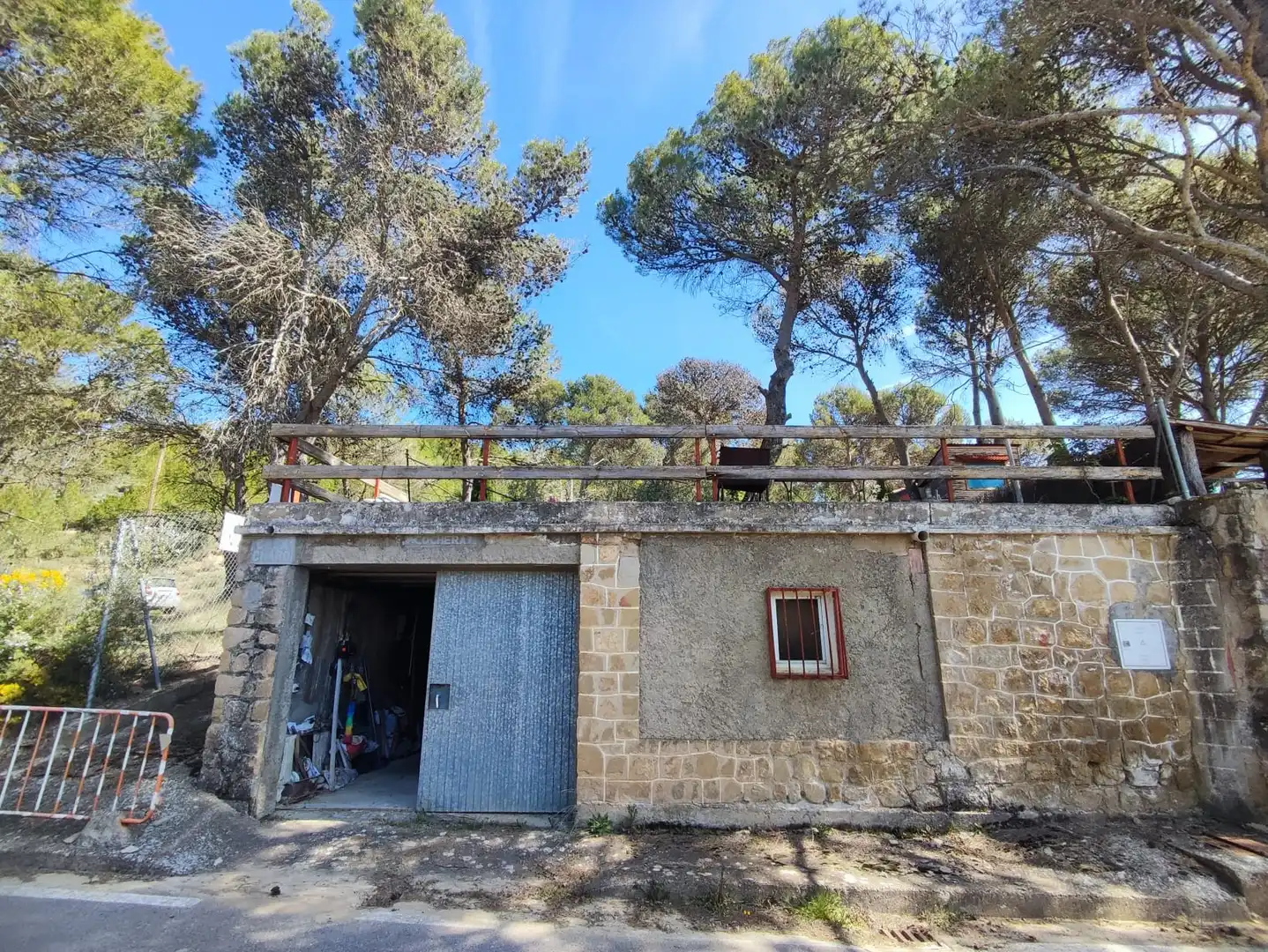 Vista exterior de Finca rústica en venta en Las Peñas de Riglos con Trastero, Amueblado y Balcón