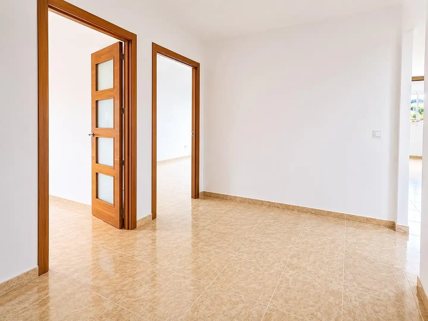 Piso en venta en Roquetas de Mar con Jardín privado, Terraza y Piscina comunitaria