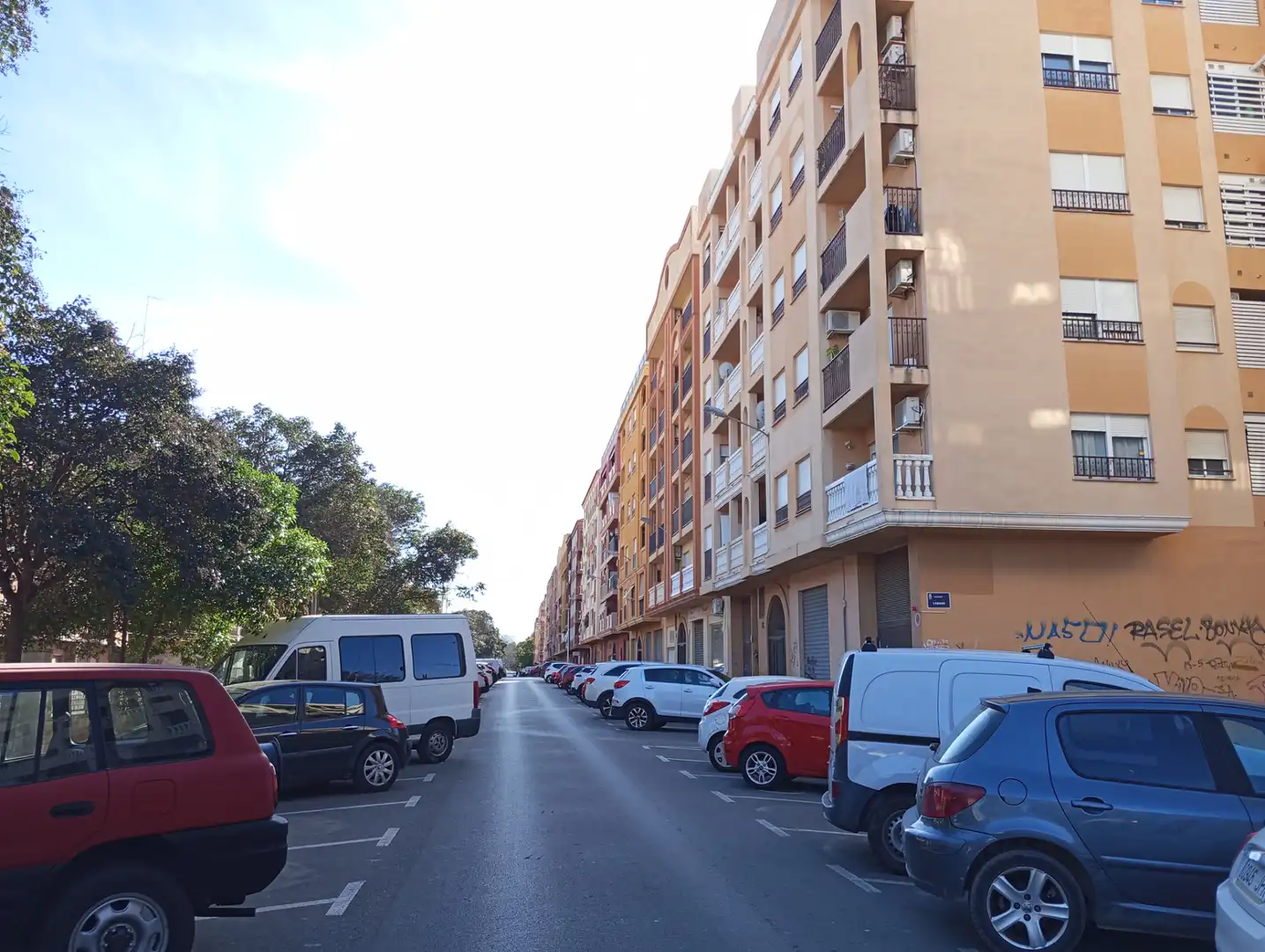 Exterior view of Commercial properties for sale in Burjassot  with Air Conditioner and Heating