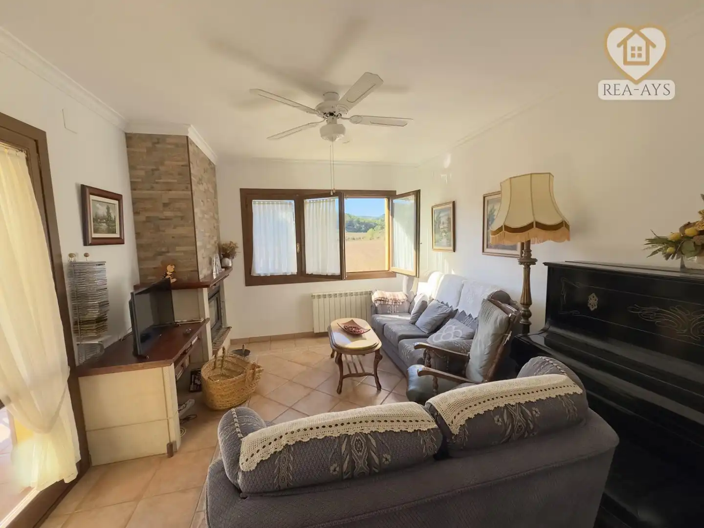 Sala de estar de Casa o chalet en venta en Albinyana con Jardín privado, Terraza y Amueblado