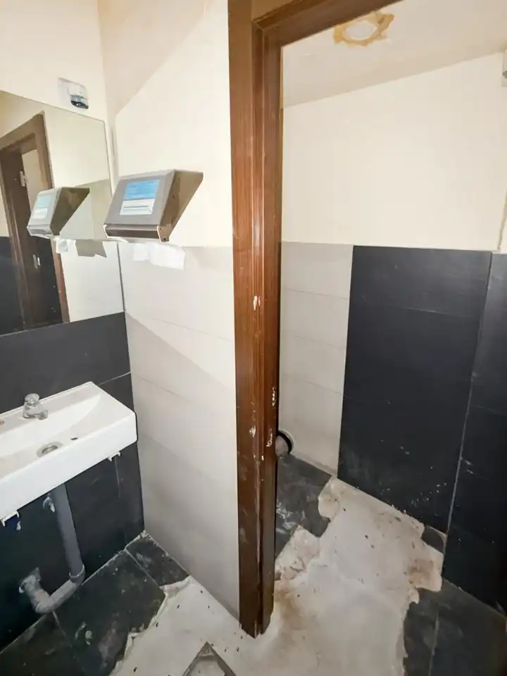 Bathroom of Commercial properties for rent in Madrid