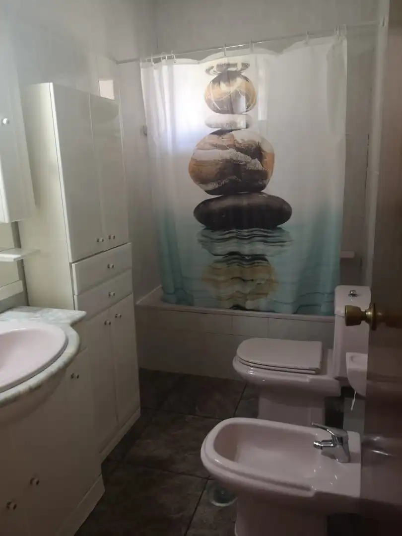 Badezimmer von Wohnung zum Verkauf in Jaén mit Klimaanlage, Ofen und Waschmaschine