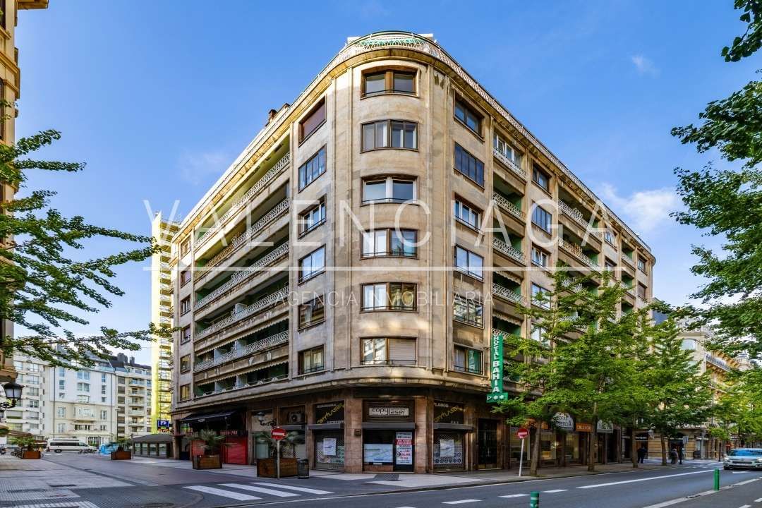 Exterior view of Flat for sale in Donostia - San Sebastián   with Heating