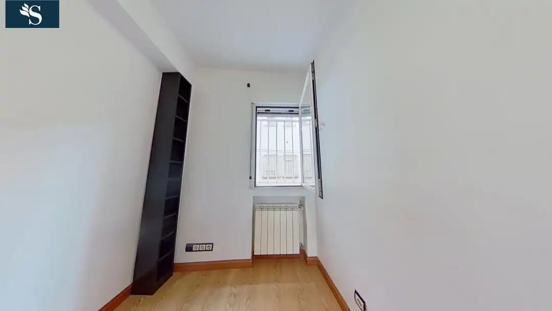 Bedroom of Flat for rent in Madrid  with Air Conditioner, Heating and Terrace