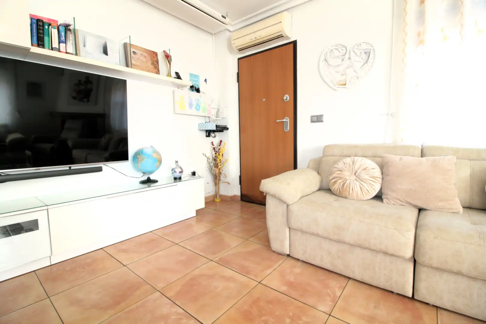 Sala de estar de Casa o chalet en venta en San Pedro del Pinatar con Aire acondicionado, Calefacción y Jardín privado