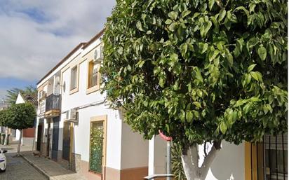 Vista exterior de Casa adosada en venda en Villanueva del Ariscal