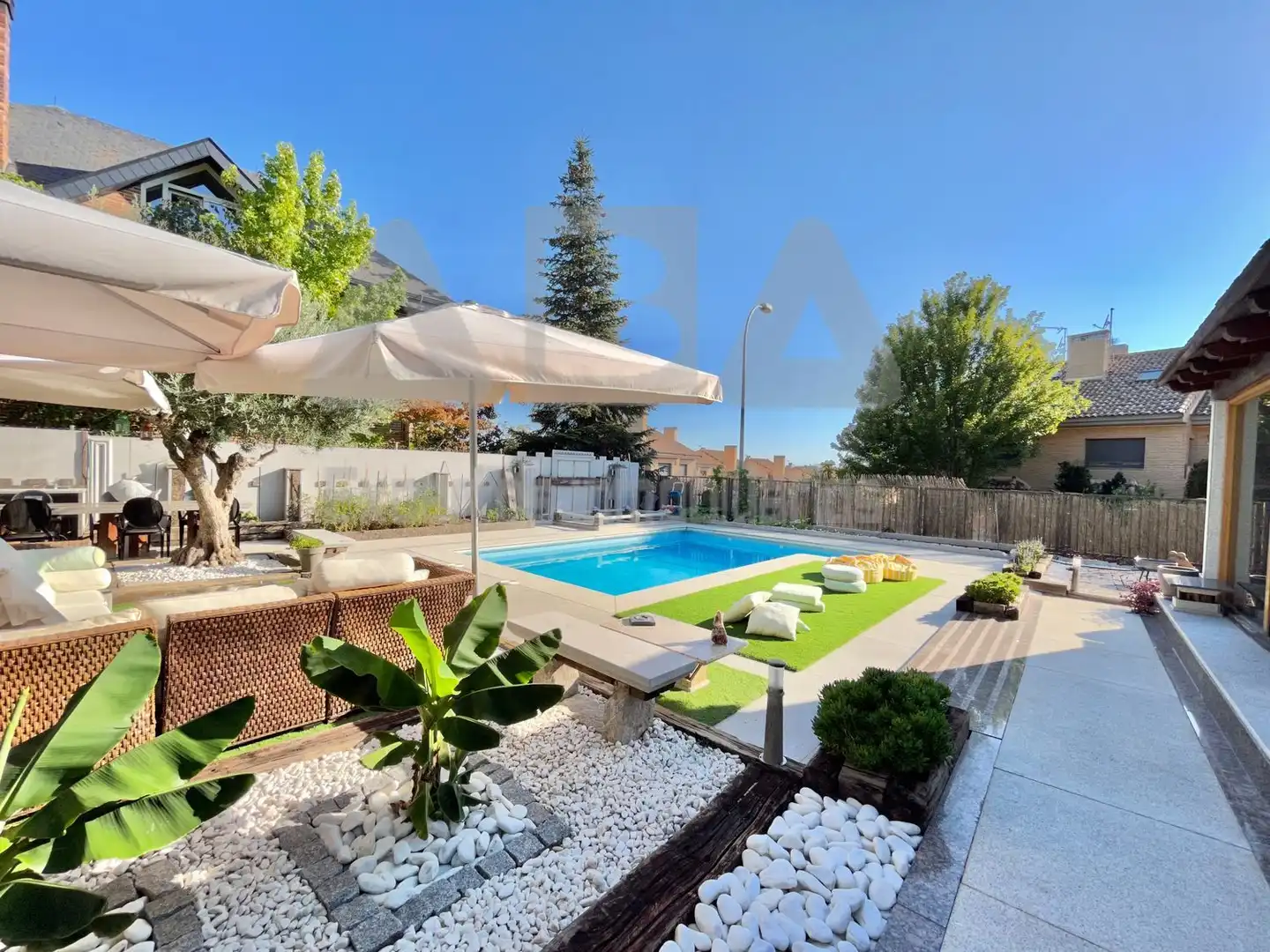 Swimming pool of Houses for sale in Torrelodones  with Air Conditioner, Heating and Private garden