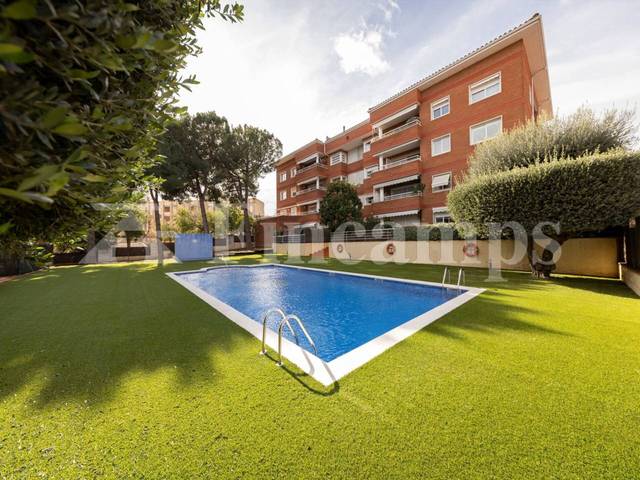 Piso en Venta en Calle Urgell en Can Casablanques