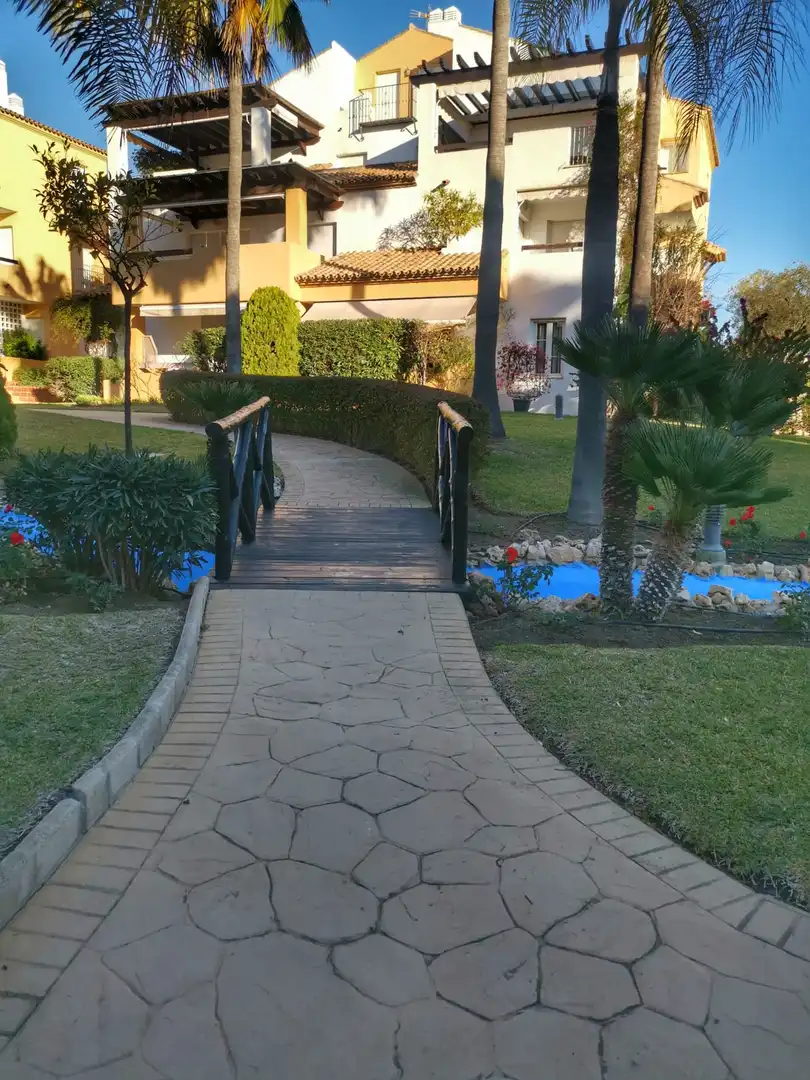 Piso de alquiler en Marbella con Aire acondicionado, Terraza y Amueblado