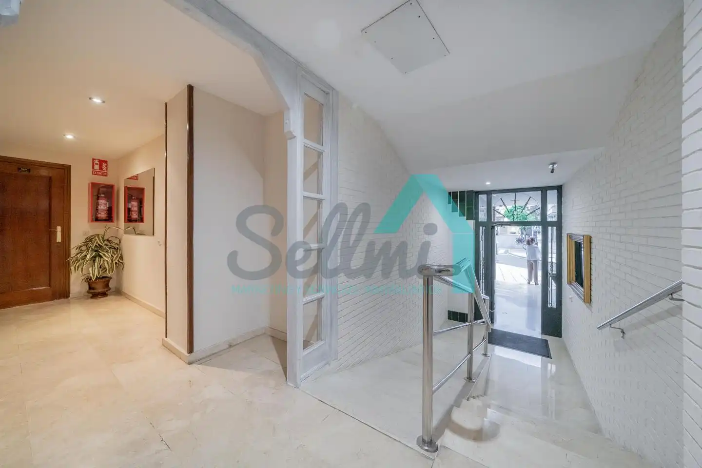Planta baja de alquiler en Oviedo  con Calefacción, Parquet y Amueblado