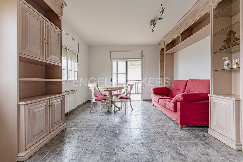 Sala d'estar de Casa o xalet en venda en Corbera de Llobregat amb Calefacció, Jardí privat i Terrassa