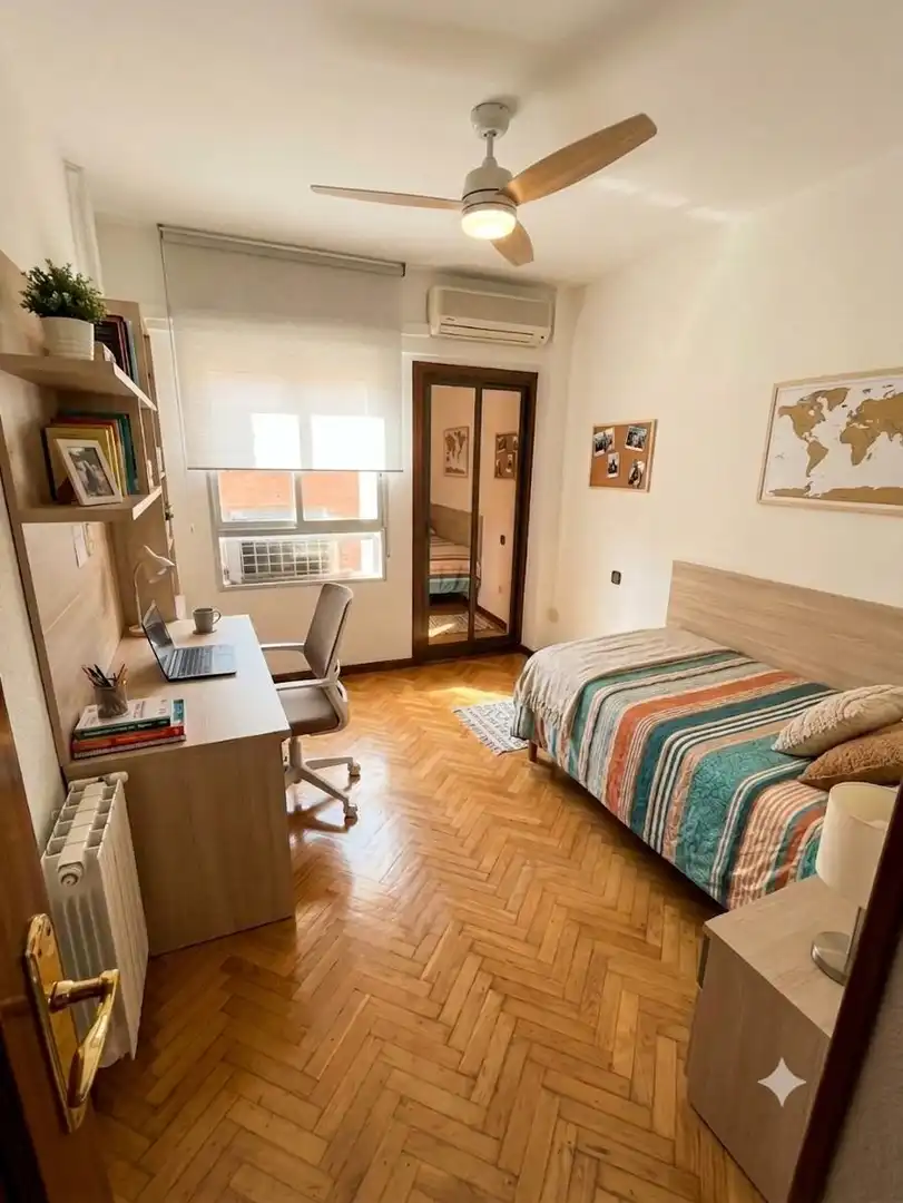 Bedroom of Flat for share in Leganés  with Heating, Parquet flooring and Terrace