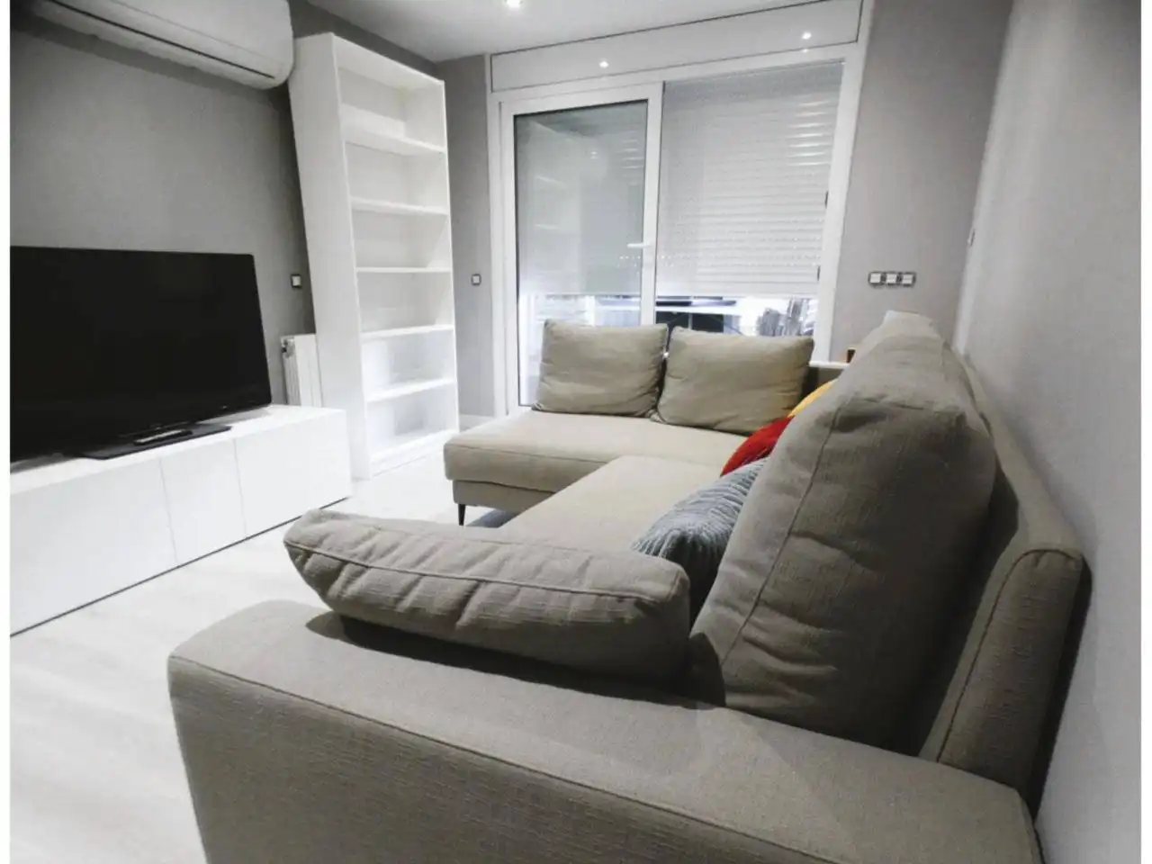 Living room of Flat for sale in Badia del Vallès  with Air Conditioner, Heating and Parquet flooring