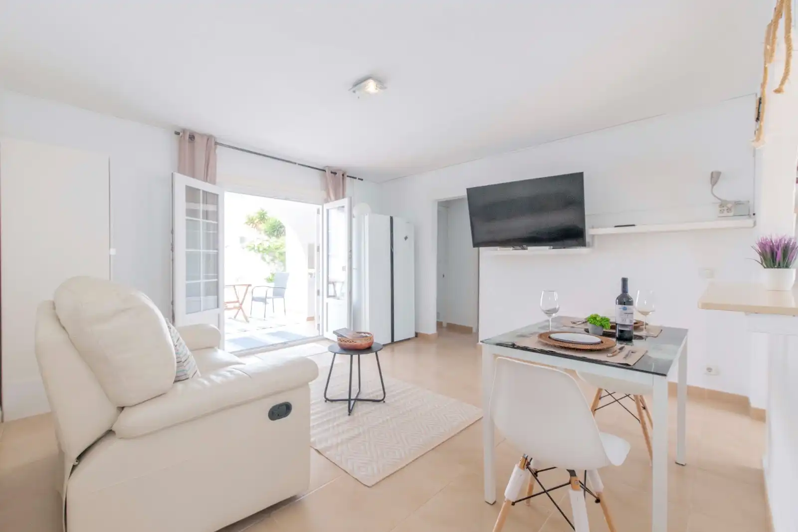Sala d'estar de Casa o xalet en venda en Alaior amb Aire condicionat, Jardí privat i Terrassa