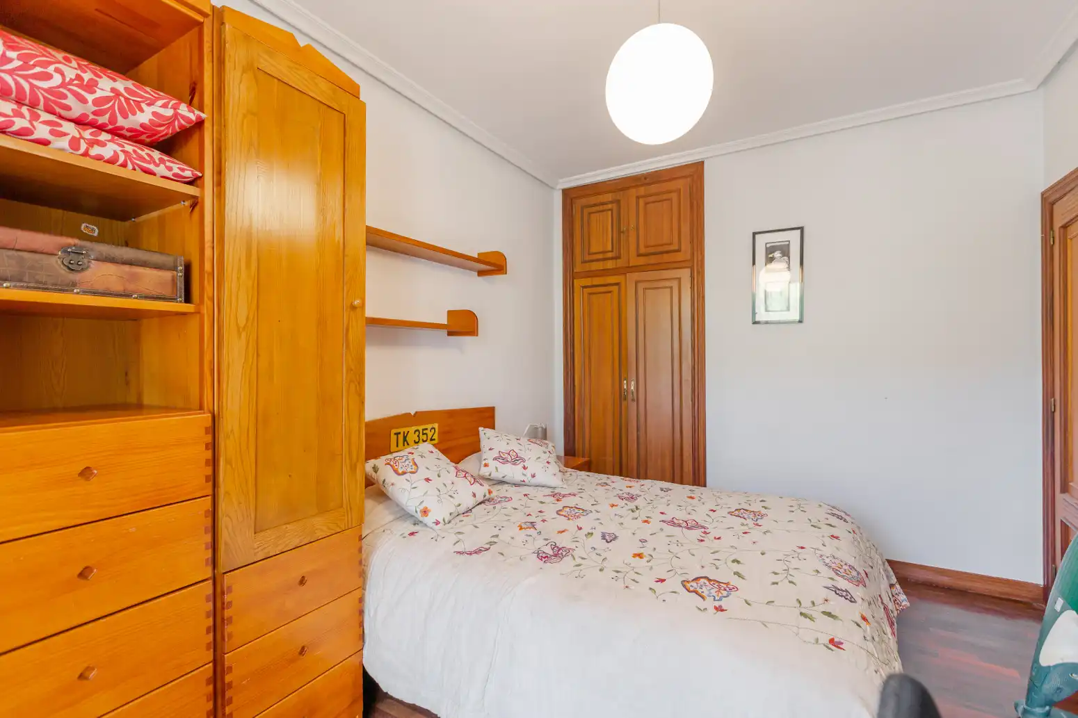 Dormitori de Casa adosada en venda en Ezcabarte amb Calefacció, Jardí privat i Parquet
