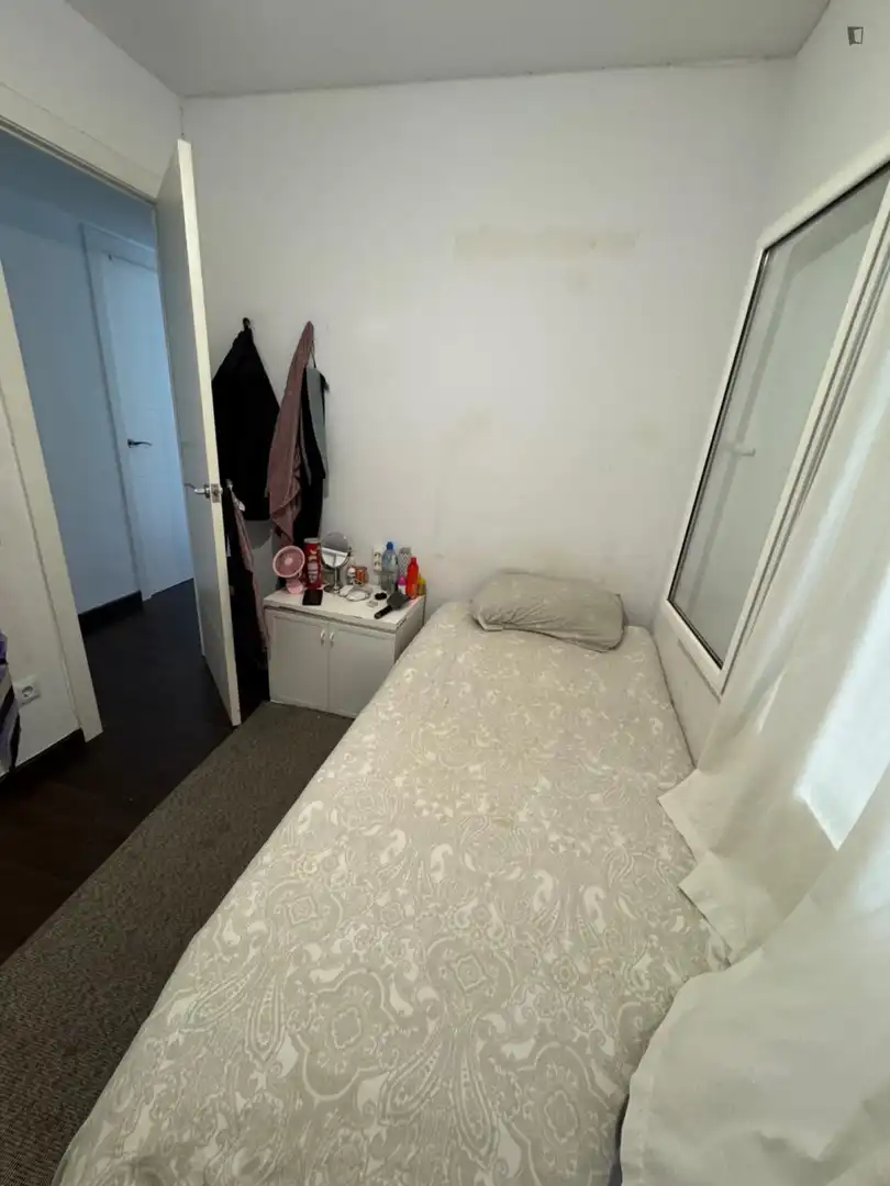 Habitación de Apartamento para compartir en La Florida - Les Planes