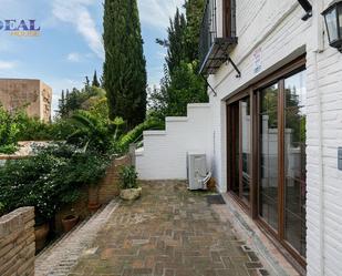 Jardí de Casa o xalet en venda en  Granada Capital amb Aire condicionat