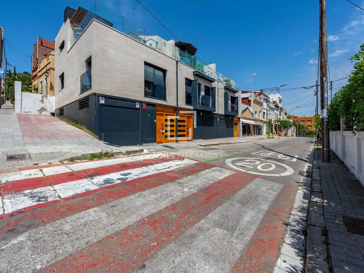 Vista exterior de Casa o xalet en venda en Esplugues de Llobregat amb Aire condicionat, Calefacció i Parquet