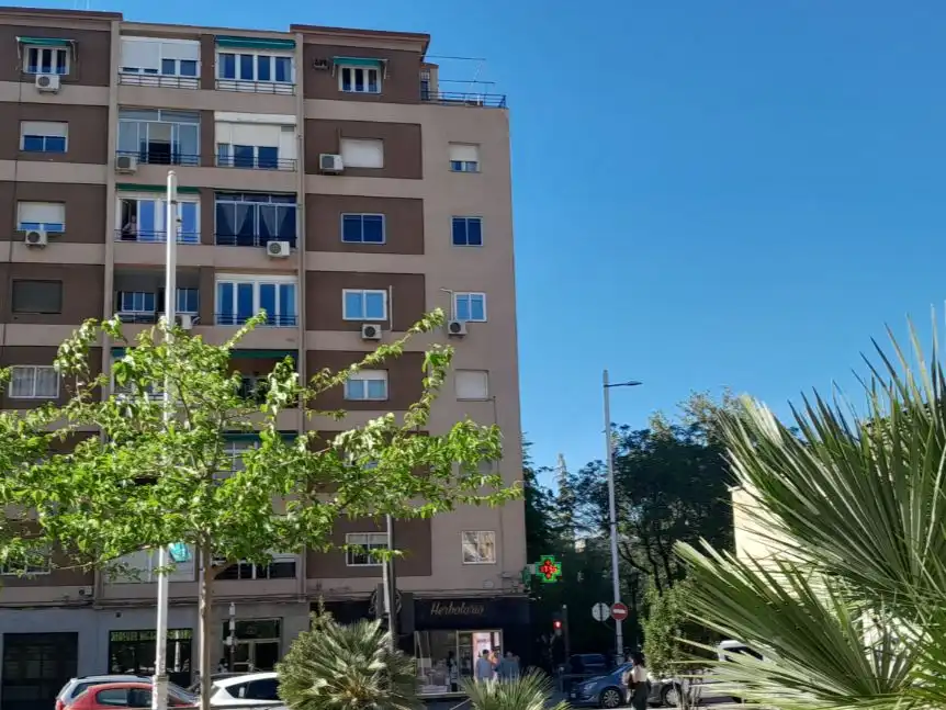 Piso con ascensor en venta en Mendez Nuñez 2