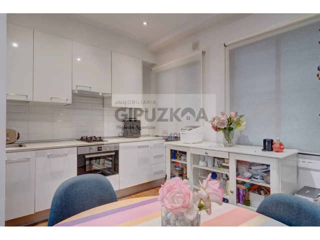 Cuina de Pis en venda en Donostia - San Sebastián  amb Calefacció i Balcó