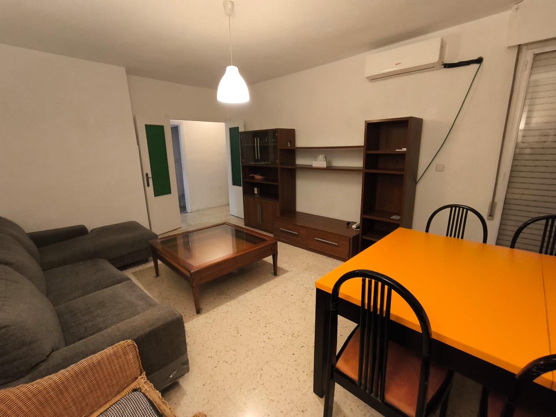 Sala de estar de Piso de alquiler en  Murcia Capital con Jardín privado, Terraza y Amueblado
