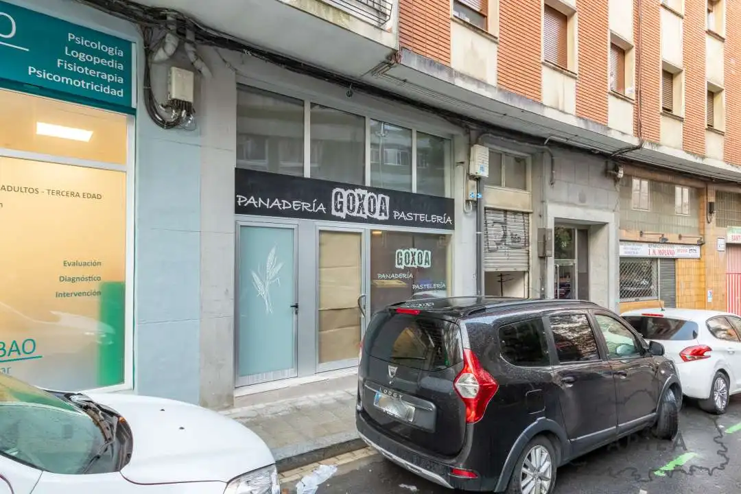 Vista exterior de Local en venta en Bilbao  con Amueblado