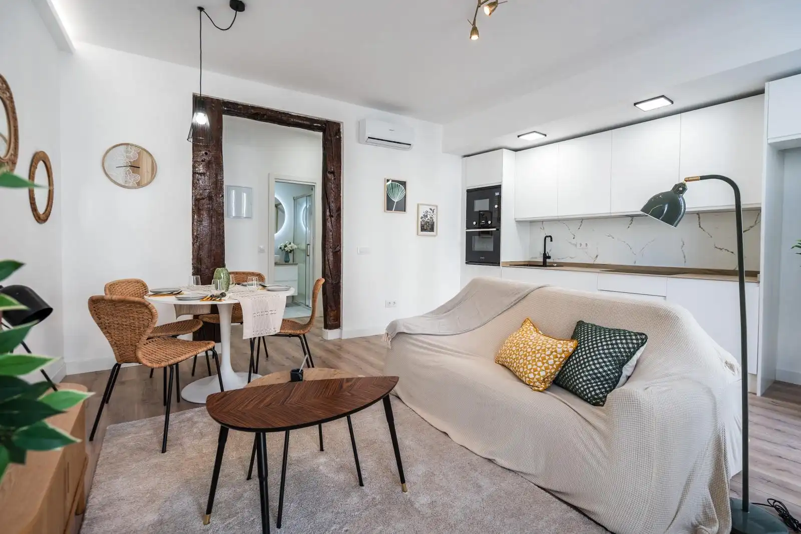 Living room of Ground floor for sale in Valencia  with Air Conditioner and Terrace
