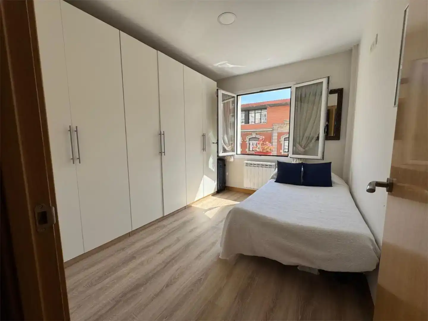 Bedroom of Flat for sale in Lovaina
