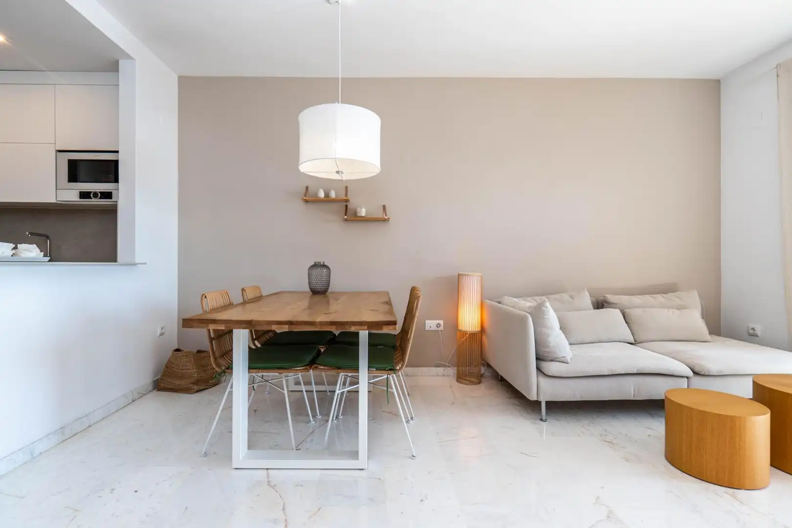 Comedor de Apartamento en venta en Almuñécar con Jardín privado, Terraza y Piscina comunitaria
