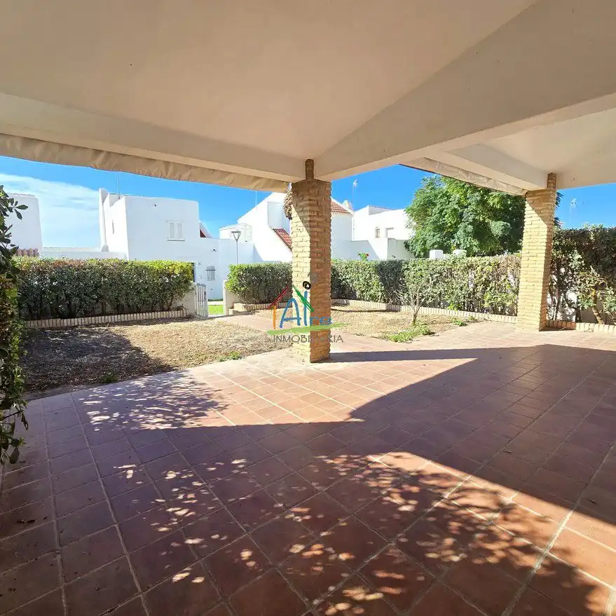 Garden of Detached homes for sale in Matalascañas 