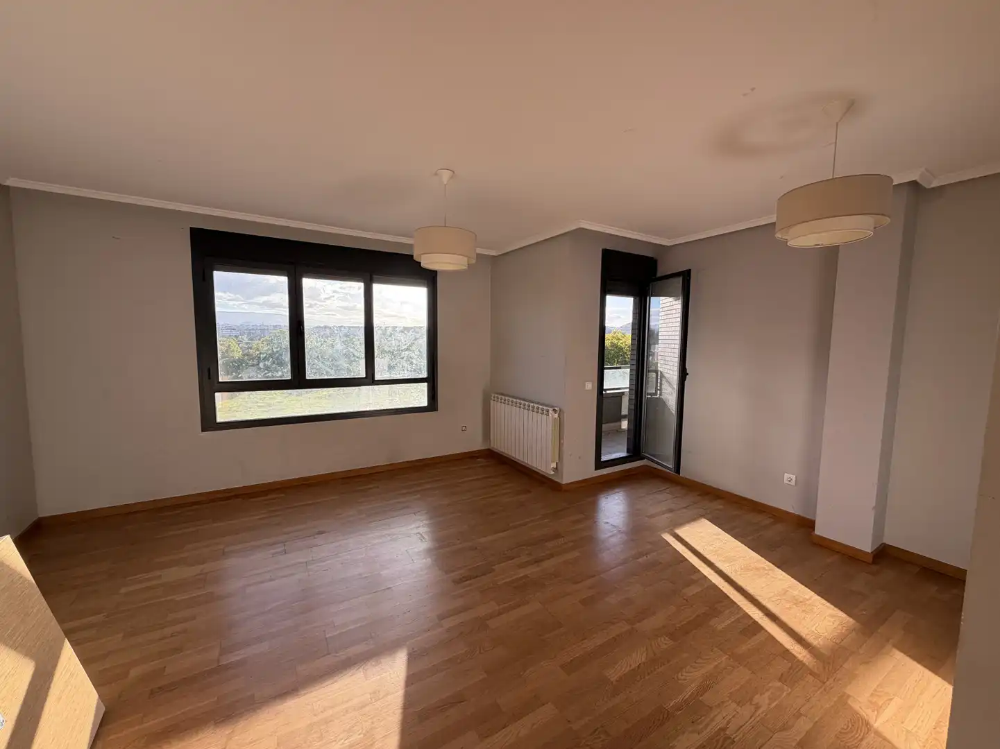 Living room of Flat for sale in El Campillo - Norte