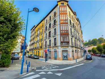 Local comercial en venda a Avenida Avenida de los Mártires de la Libertad