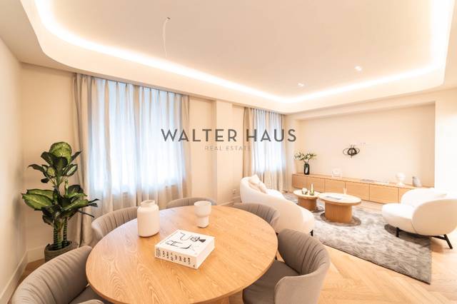 Piso en Venta en Calle de Máiquez en Ibiza de Madrid