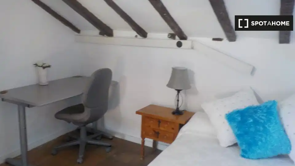Bedroom of Flat for rent in Alcalá de Henares  with Air Conditioner, Heating and Furnished