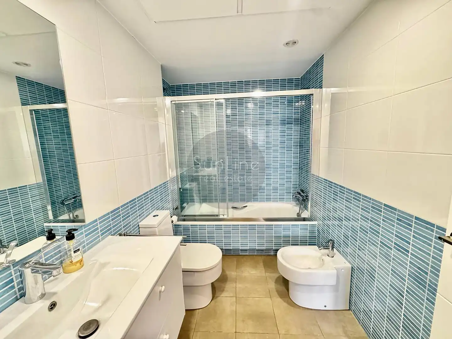 Badezimmer von Wohnung zur Miete in Valencia mit Klimaanlage, Abstellraum und Haustiere erlaubt