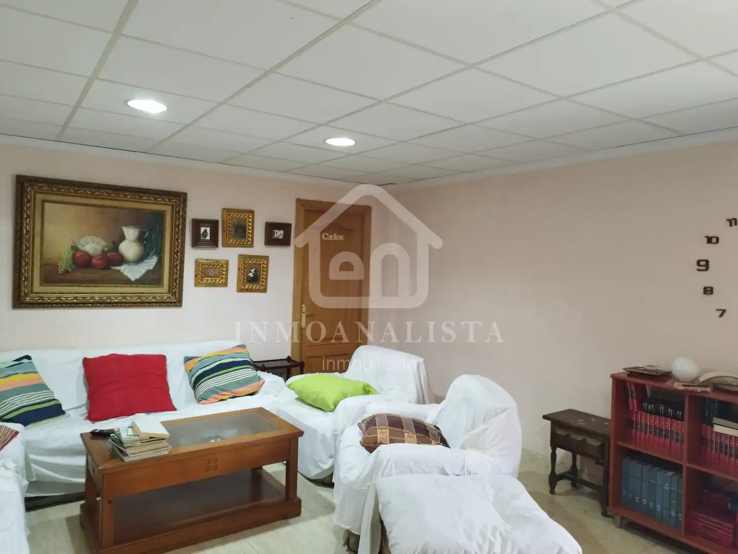 Houses for sale in Requena  with Air Conditioner, Terrace and Storage room