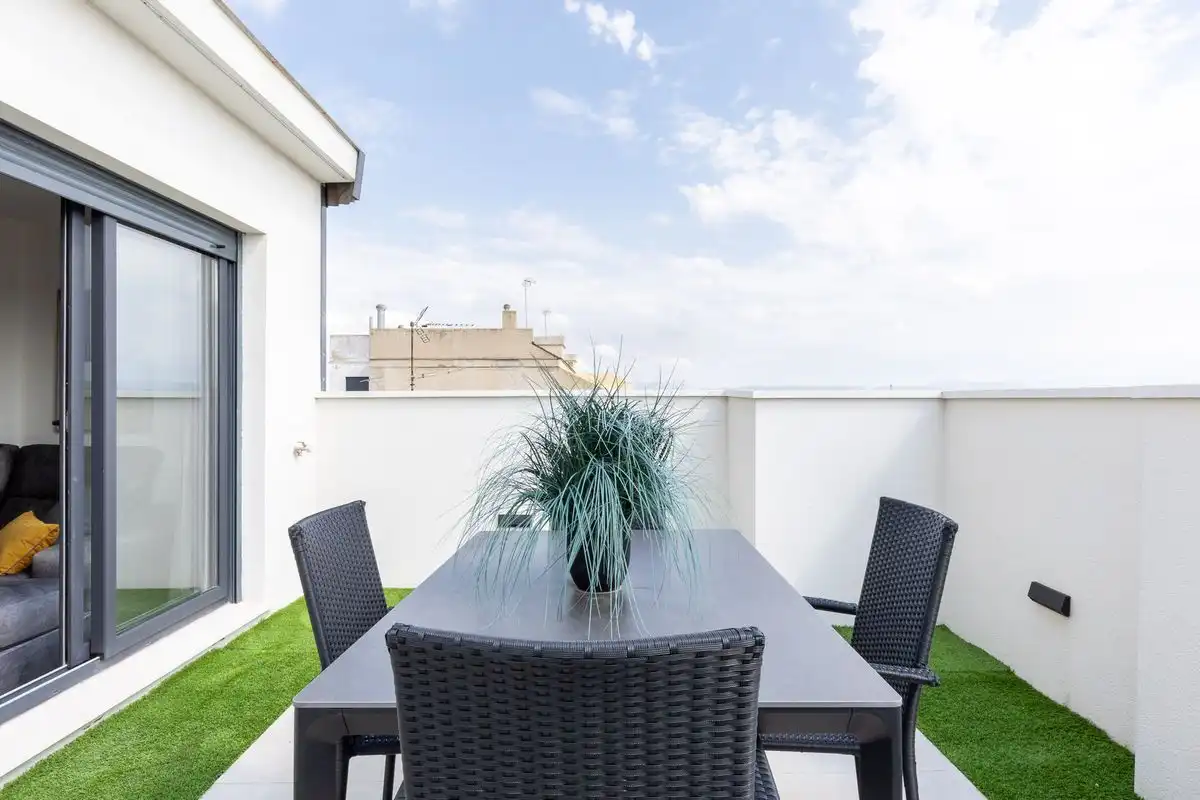 Appartamento con terrazza in vendita a Carrer de Ramón y Cajal, imagen 2