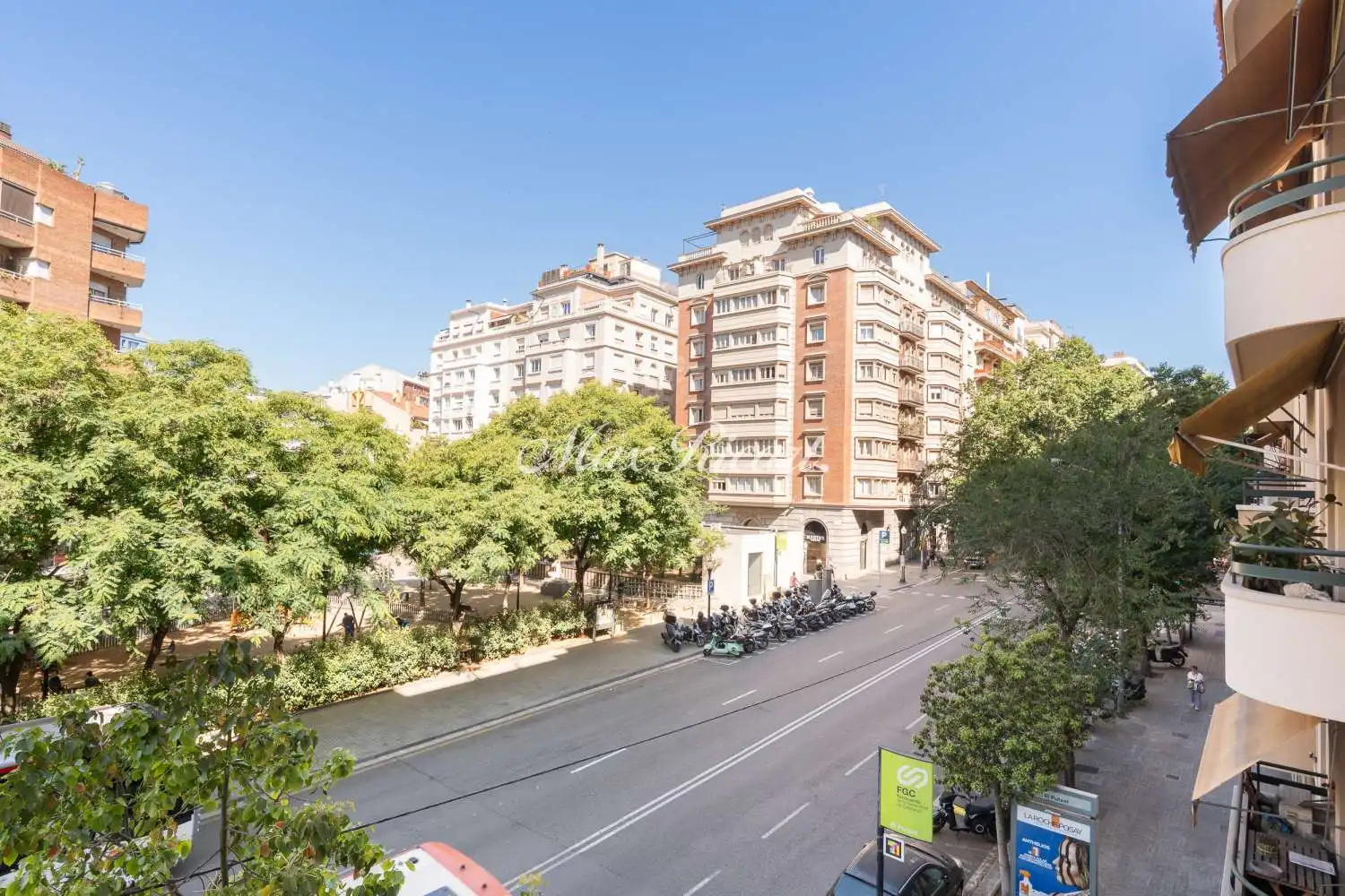 Exterior view of Flat for sale in Barcelona  with Heating, Terrace and Balcony