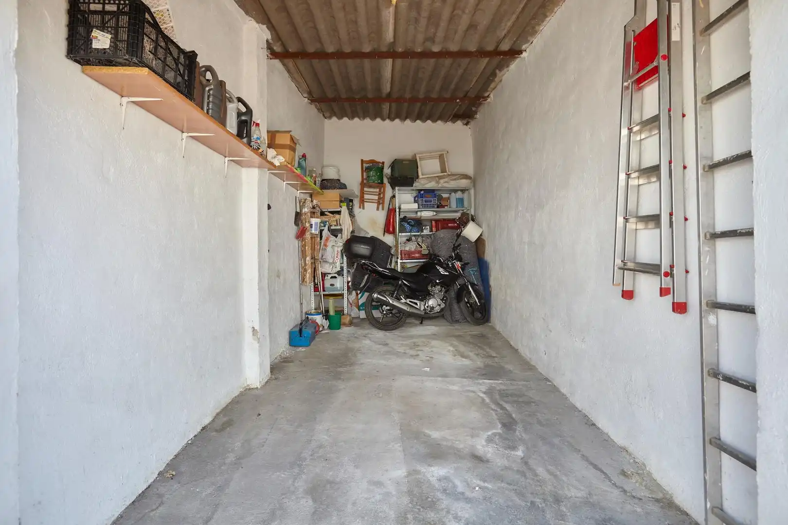 Parking of Houses for sale in Martos  with Air Conditioner, Heating and Furnished