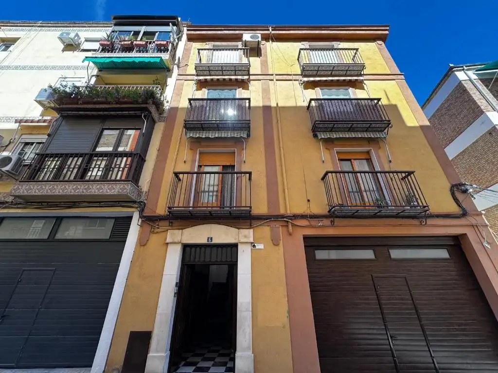 Vista exterior de Piso en venta en Jaén
