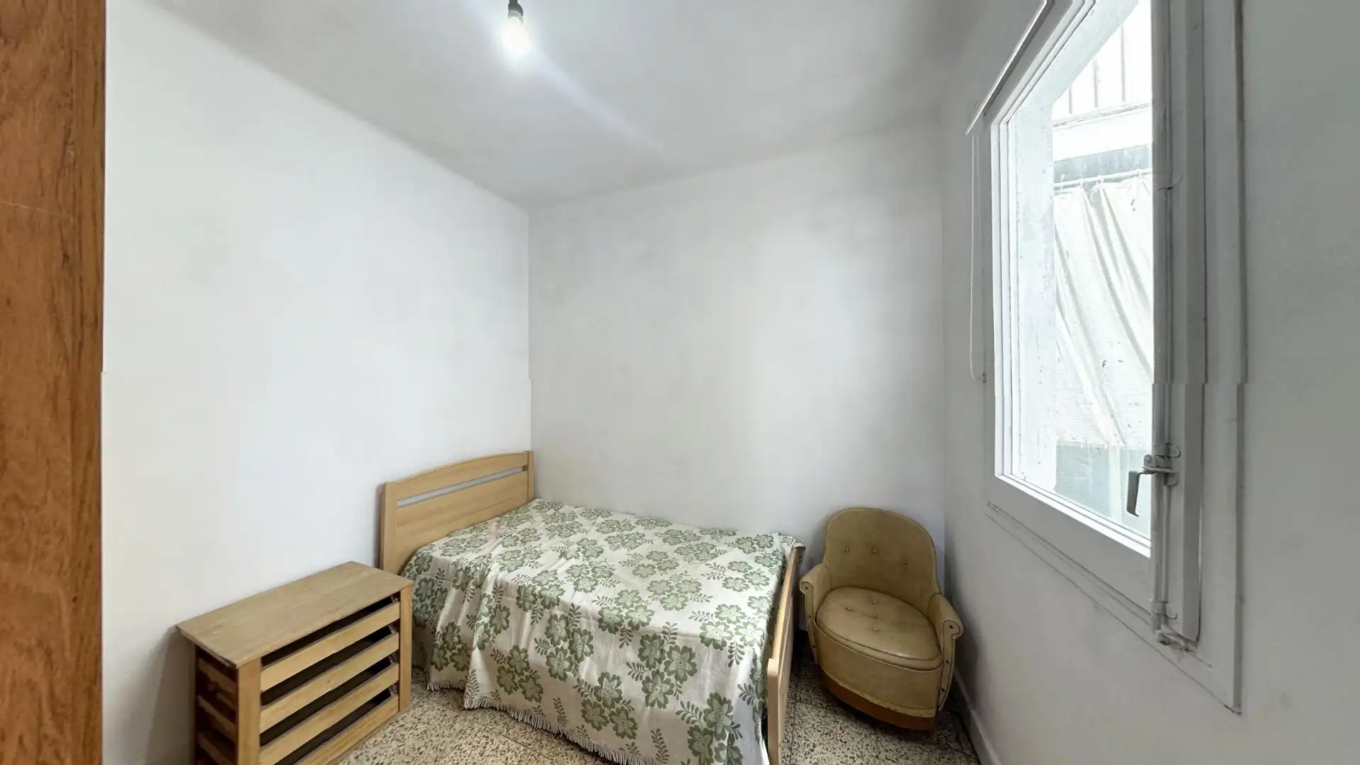 Habitación de Piso en venta en Cornellà de Llobregat con Amueblado, Horno y Balcón