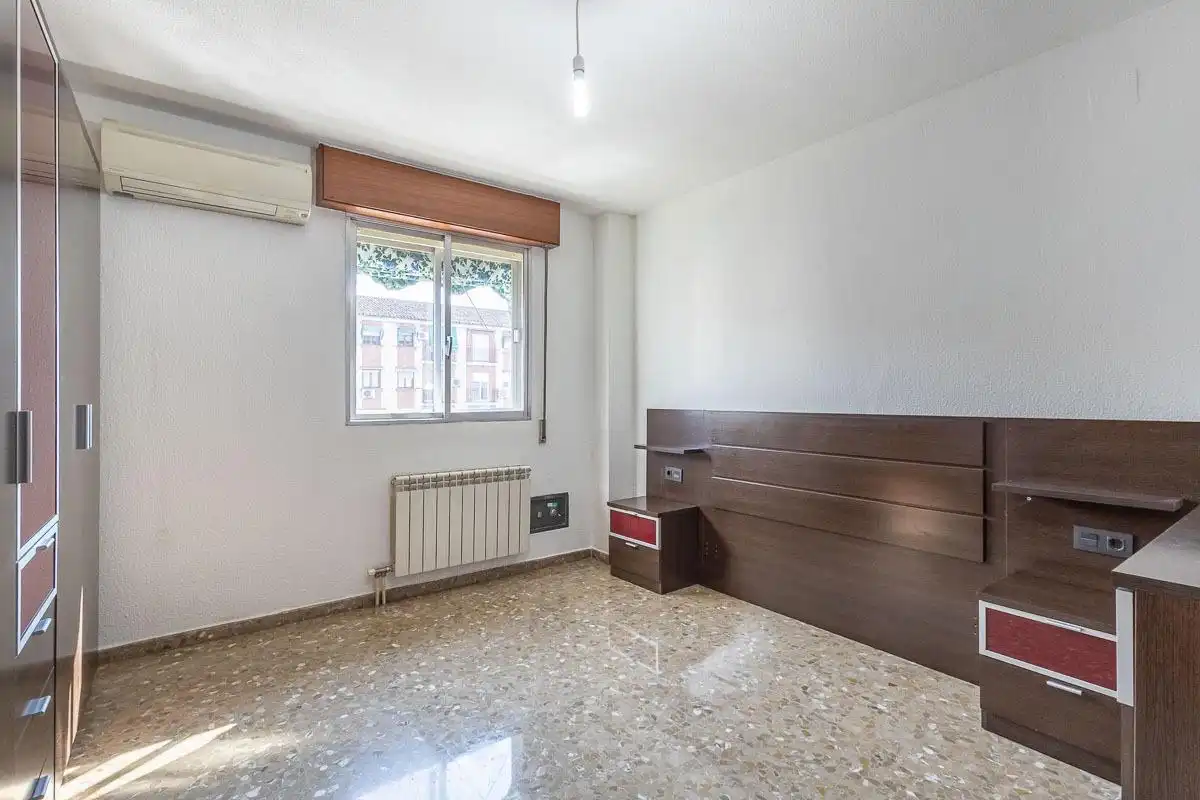 Schlafzimmer von Wohnung zur Miete in Granada mit Heizung und Gemeinschaftspool